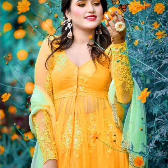 Long dress (umbrella gown) - Picture 14 of 15